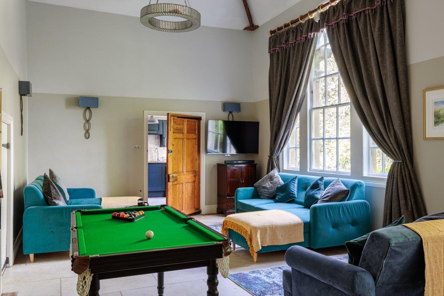 The Old School Rooms Beautiful Georgian Apartment, Sleeps 12 With Wifi And Parking, Near Bath Box  Eksteriør billede